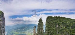 攀登高峰